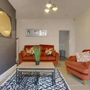  Holiday home Cosy In Newland Avenue Area